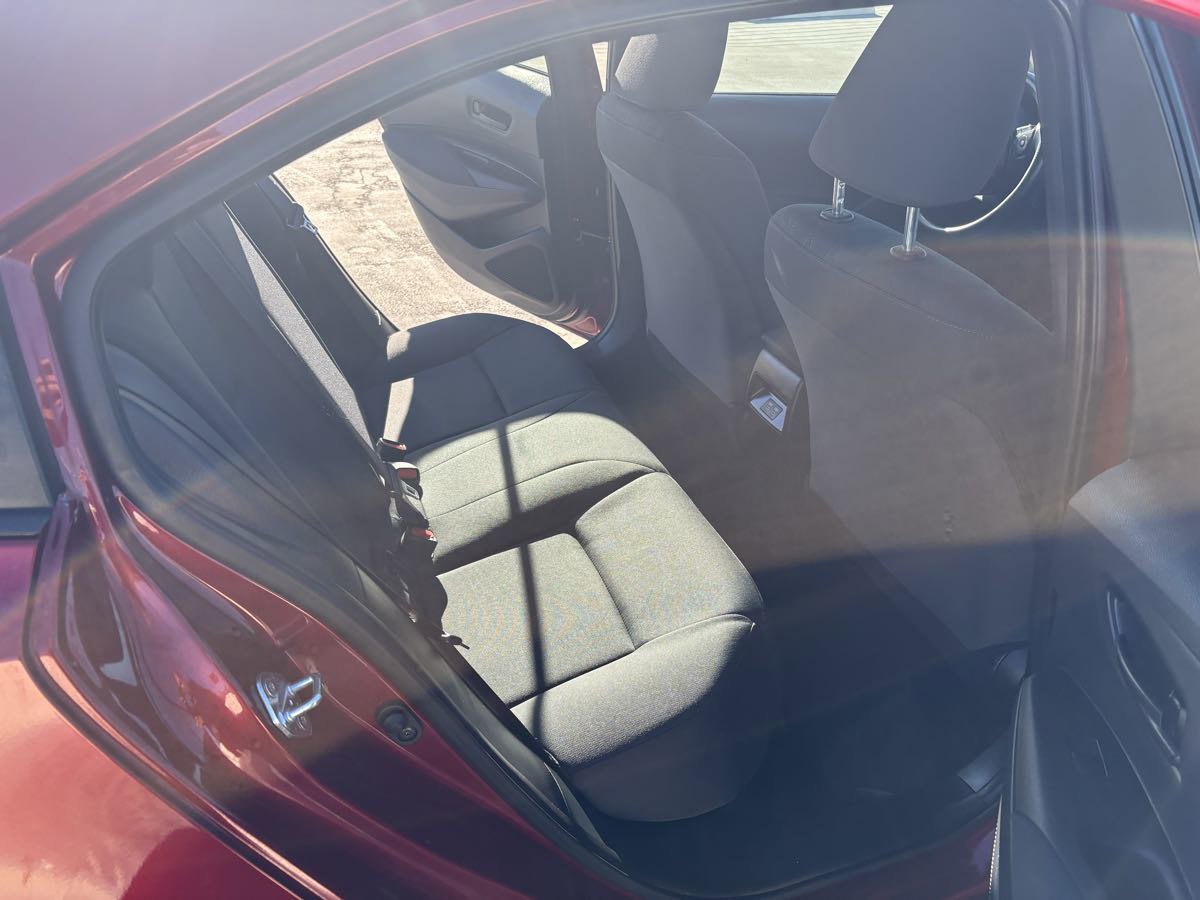Used 2025 Toyota Corolla LE image 14