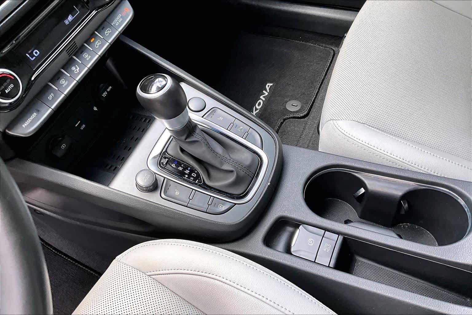 Used 2022 Hyundai Kona Limited FWD image 17