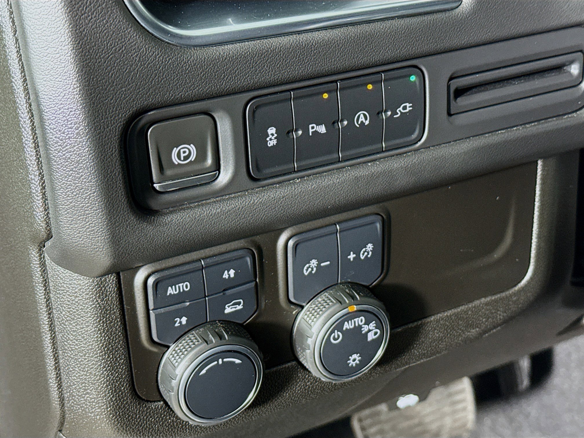 Used 2021 Chevrolet Tahoe LT AWD/4WD image 9