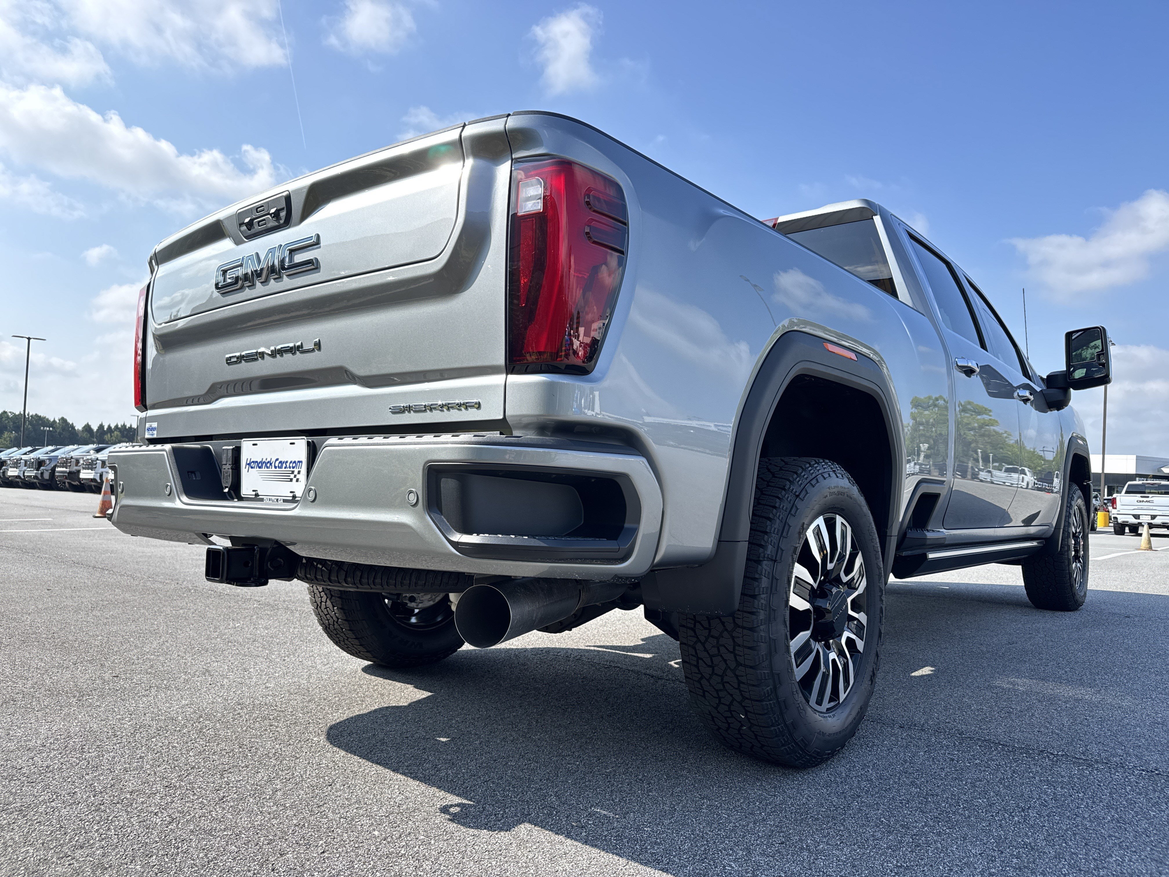 New 2026 GMC Sierra 2500 Denali Ultimate AWD/4WD image 10