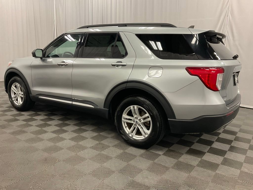 Used 2023 Ford Explorer XLT w/ Equipment Group 202A AWD/4WD image 8