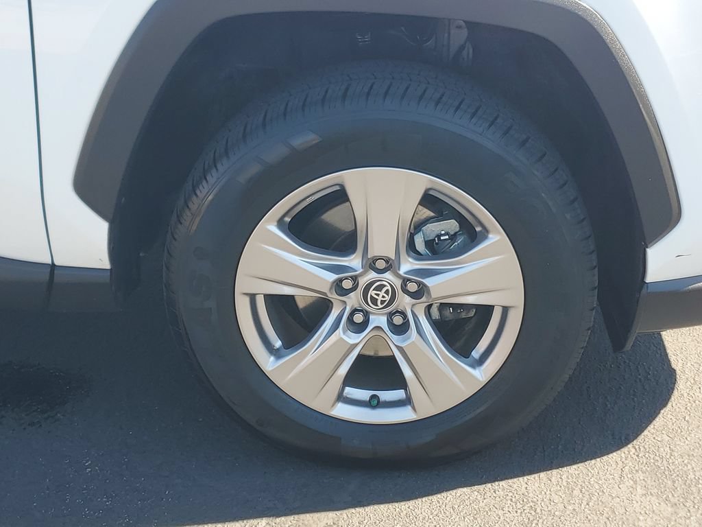 Used 2023 Toyota RAV4 XLE AWD/4WD image 9