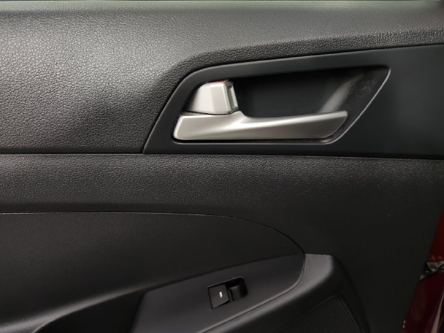 Used 2019 Hyundai Tucson Value AWD/4WD image 16