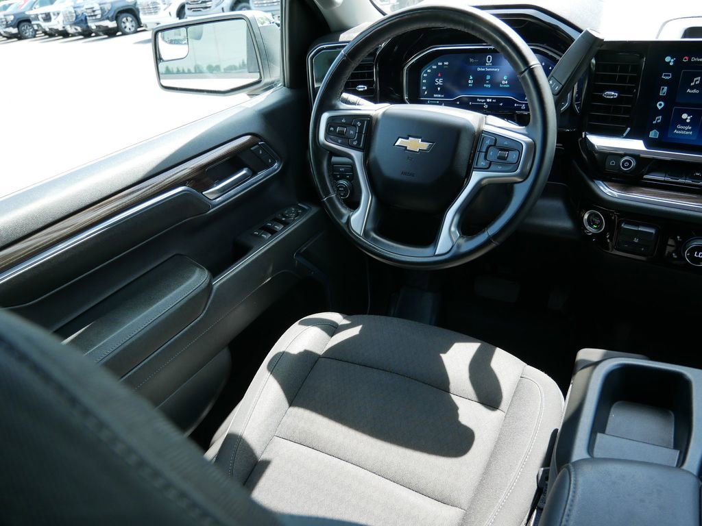 Used 2024 Chevrolet Silverado 1500 LT AWD/4WD image 18