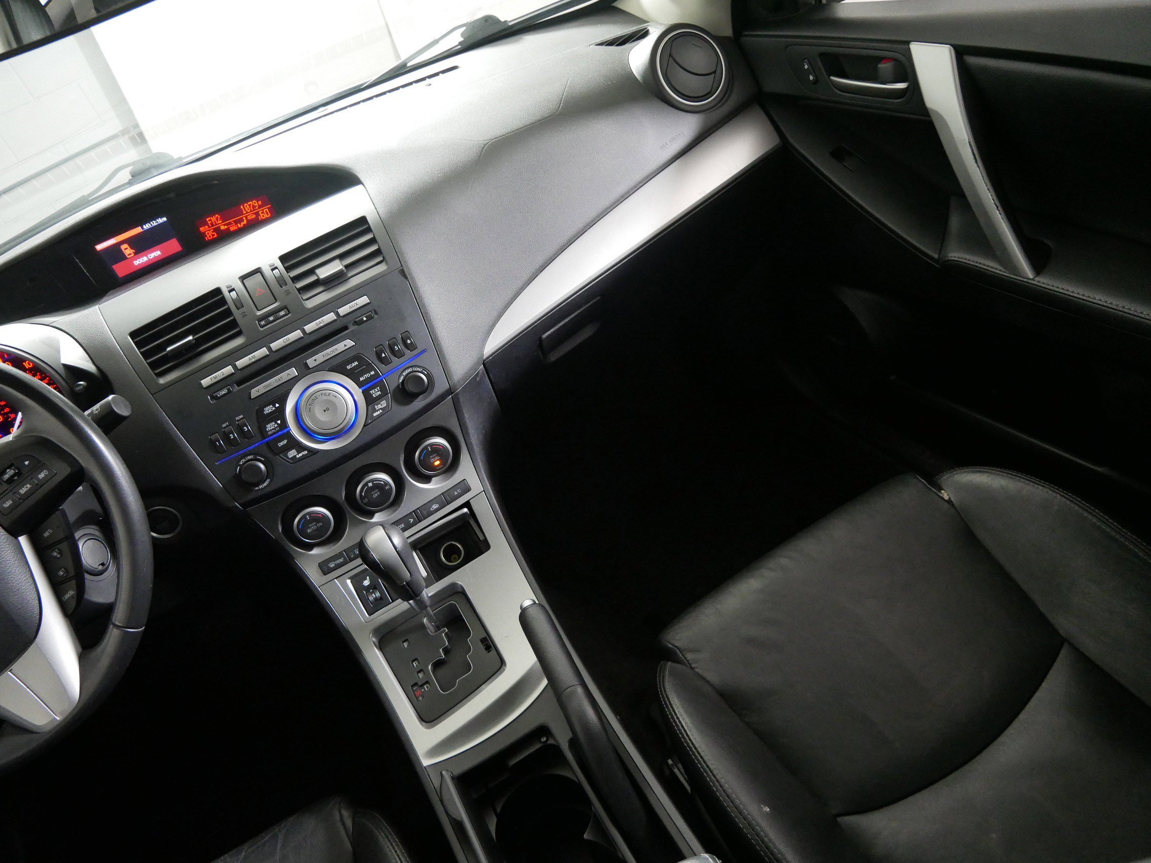 Used 2011 MAZDA MAZDA3 s Grand Touring w/ Tech Pkg image 11