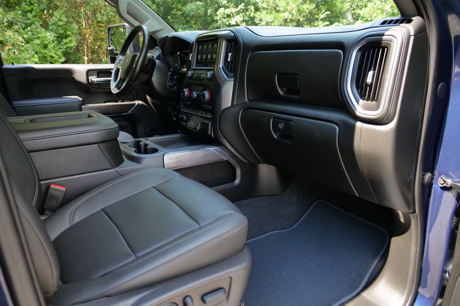Used 2022 Chevrolet Silverado 2500 LTZ w/ LTZ Plus Package AWD/4WD image 49