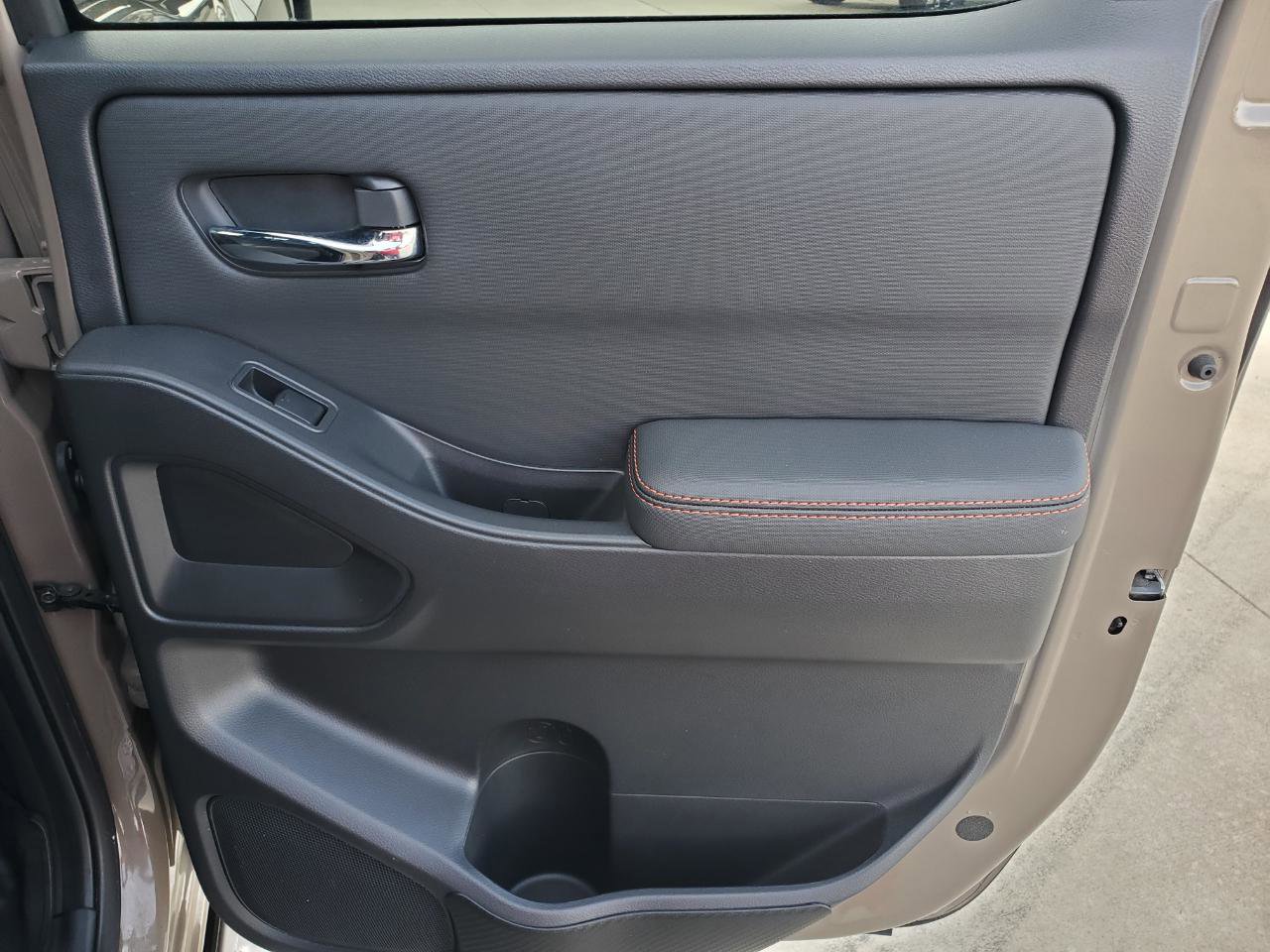 Used 2022 Nissan Frontier PRO-4X image 47