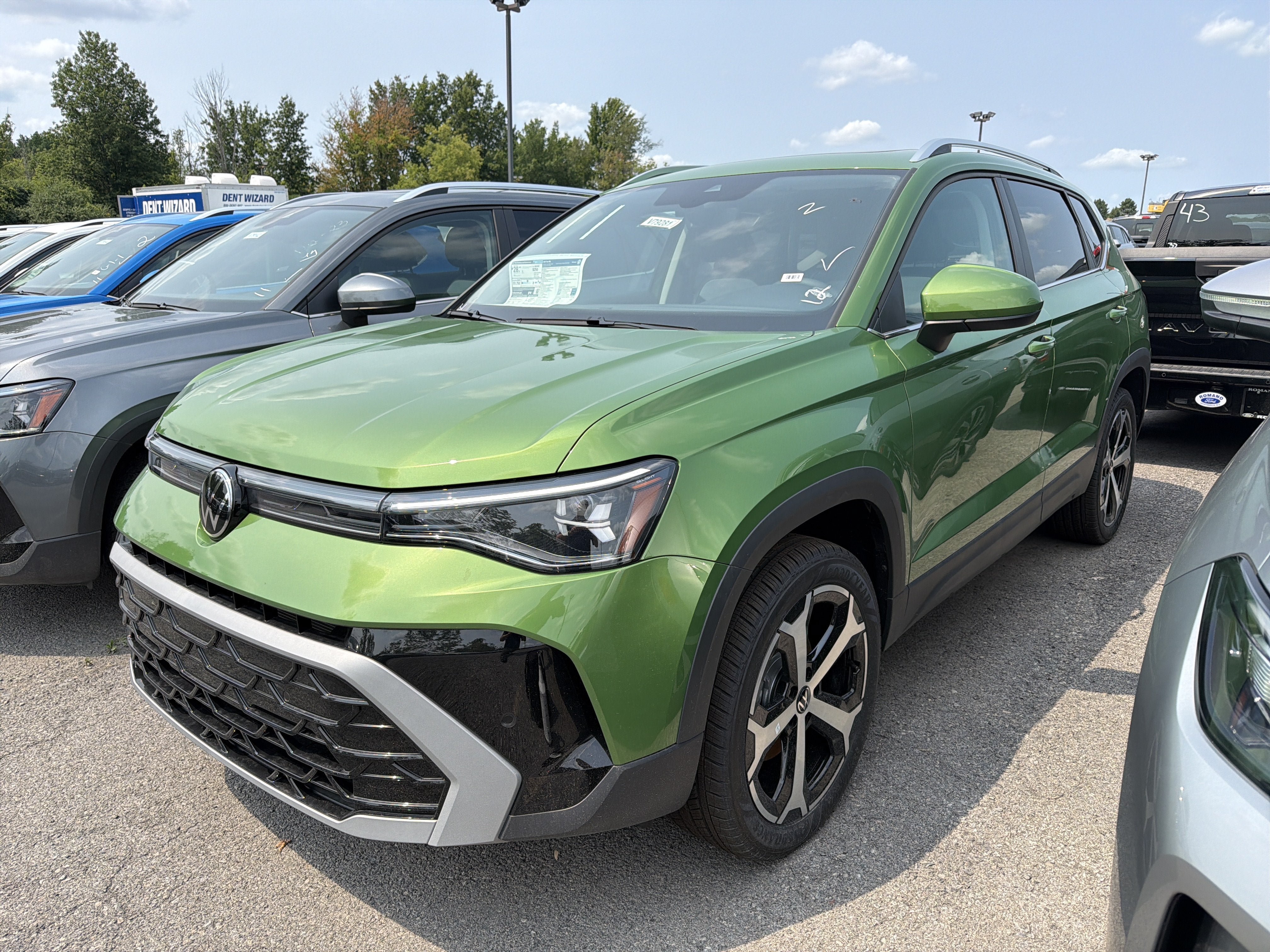 New 2026 Volkswagen Taos SEL AWD/4WD image 4