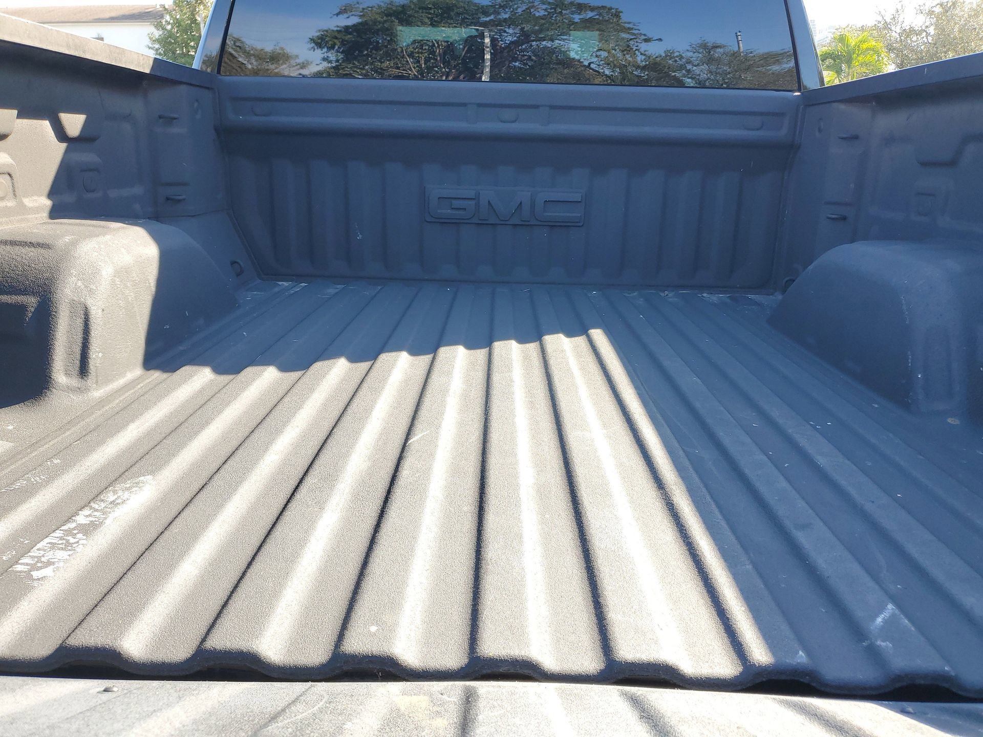 Used 2023 GMC Sierra 1500 SLT w/ SLT Premium Package image 9