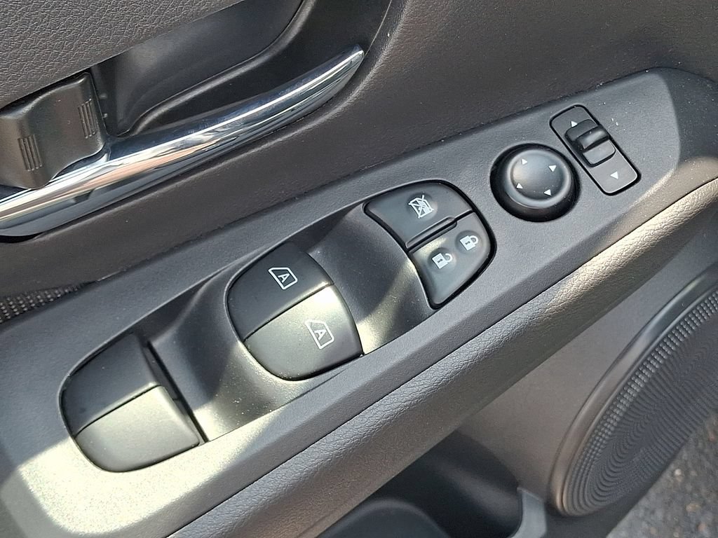 Used 2021 Nissan Kicks SV FWD image 25