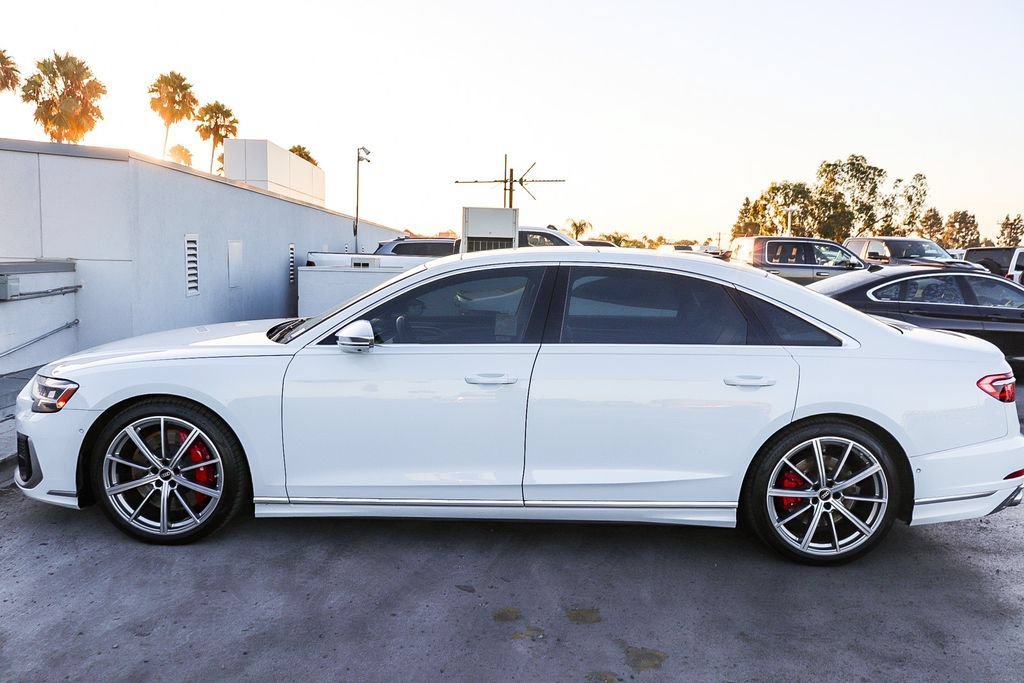 Used 2022 Audi S8 AWD/4WD image 13