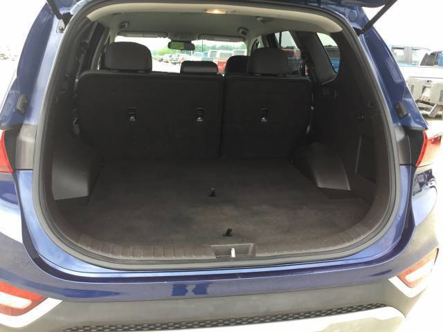 Used 2019 Hyundai Santa Fe SE image 9