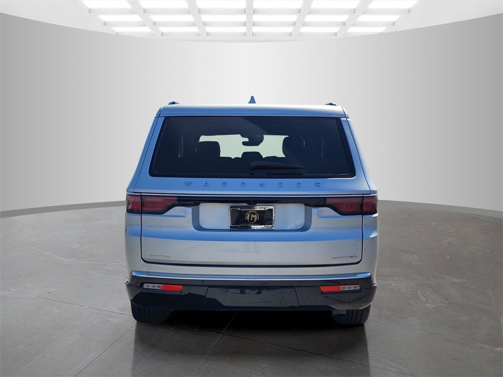 Used 2023 Jeep Wagoneer L Series II image 5