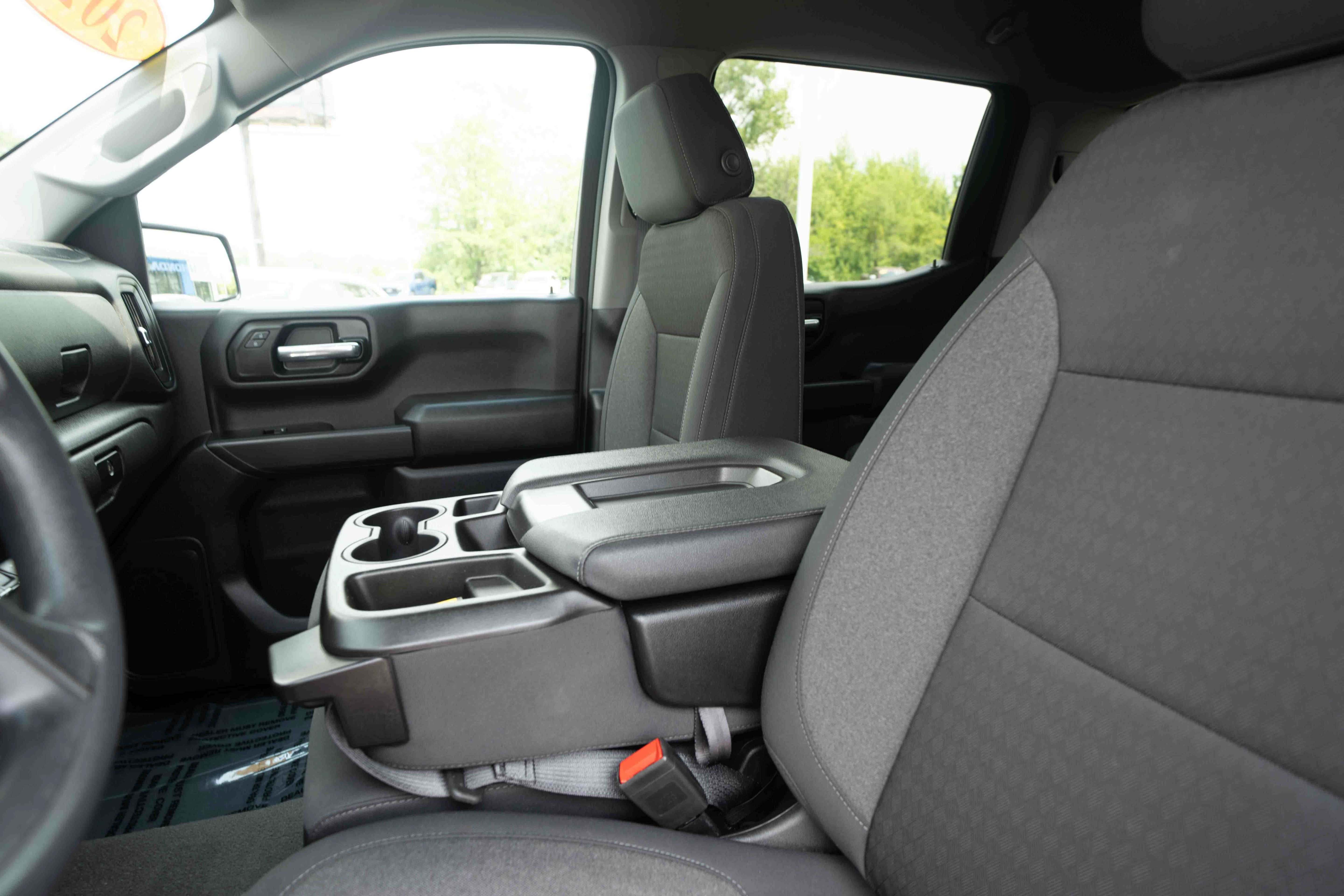 Used 2024 Chevrolet Silverado 1500 Custom Trail Boss w/ LPO, Dark Essentials Package AWD/4WD image 10