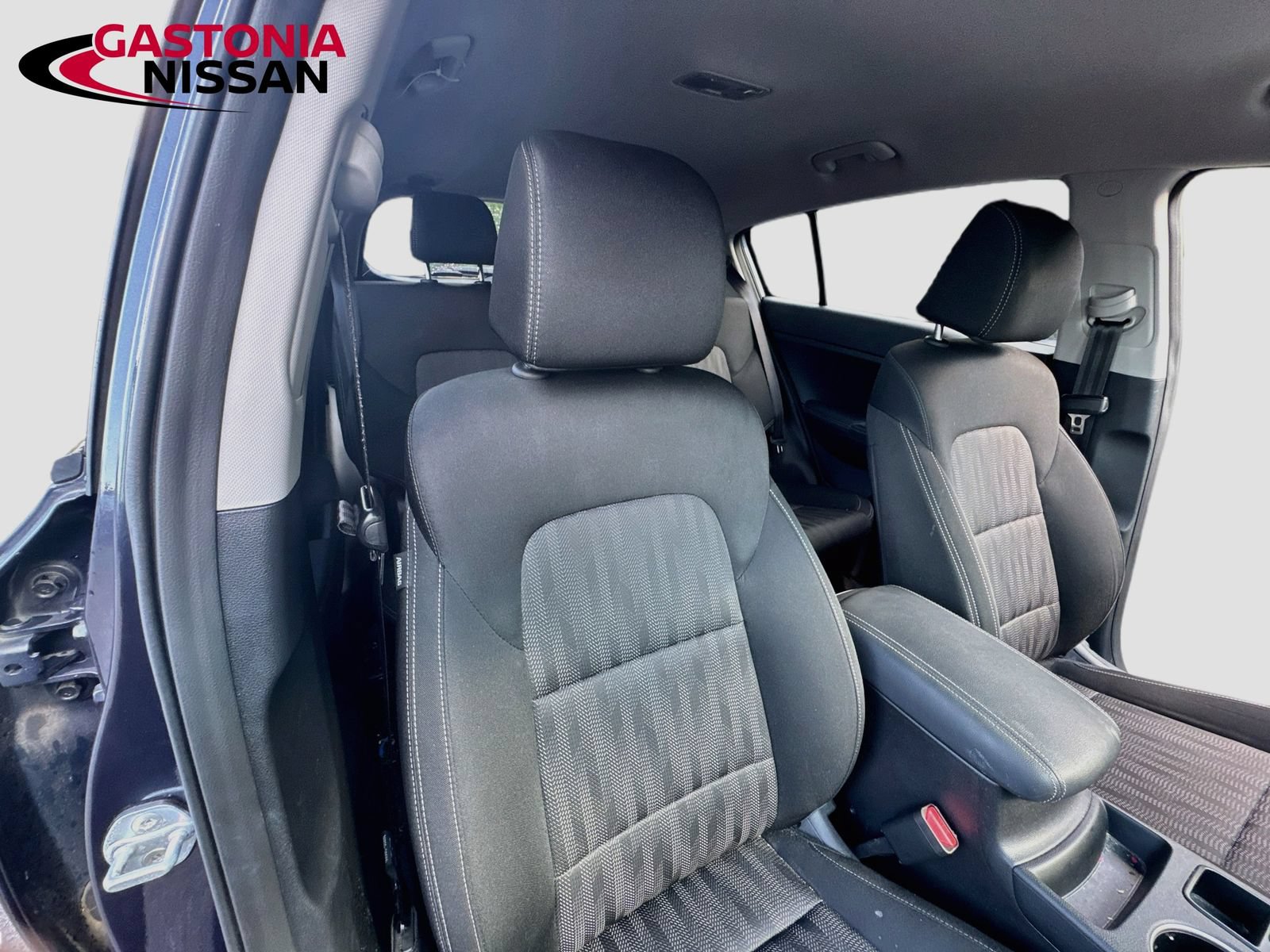 Used 2020 Kia Sportage LX FWD image 32