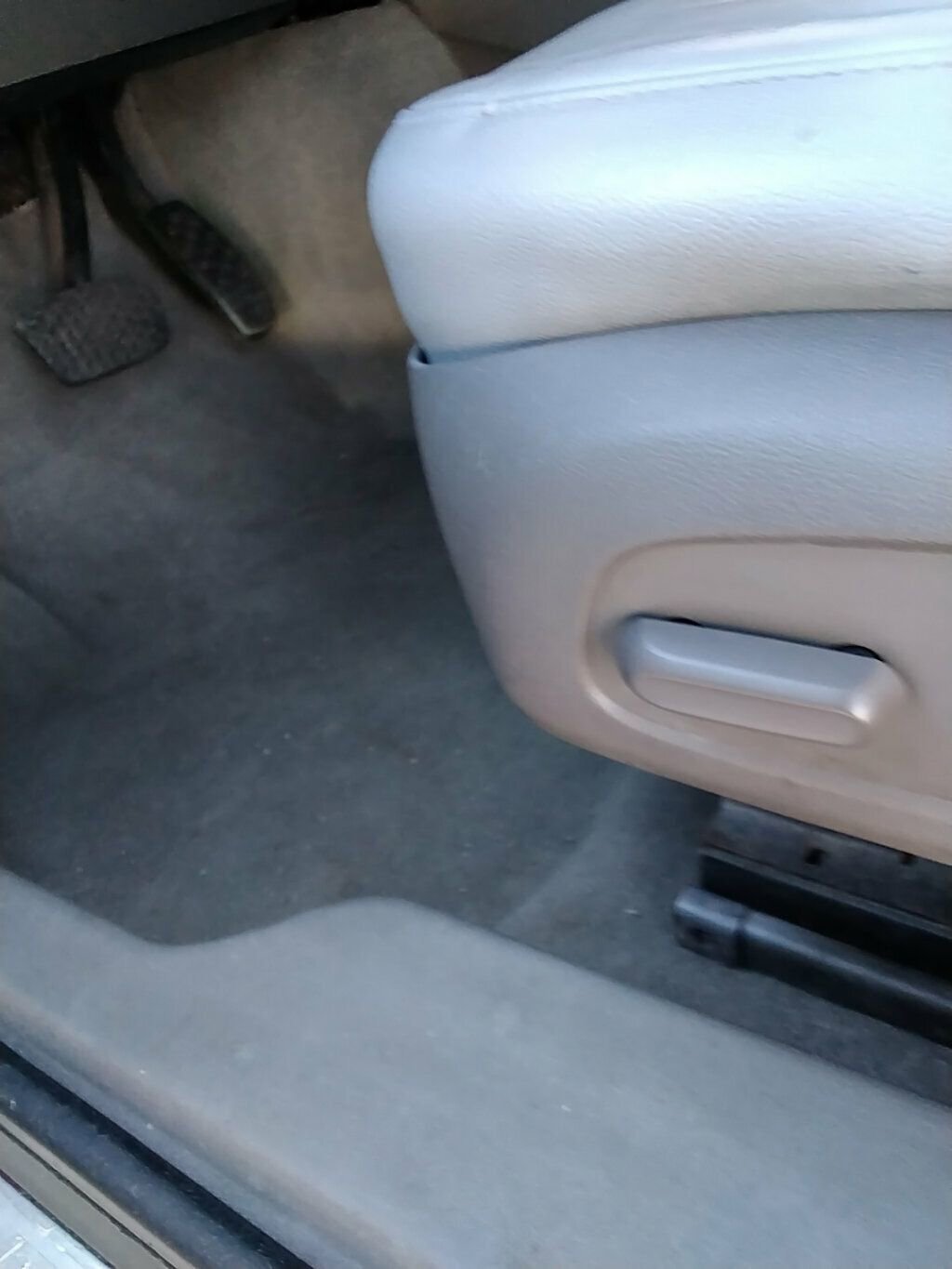 Used 2017 Chevrolet Malibu Premier w/ Driver Confidence Package image 8