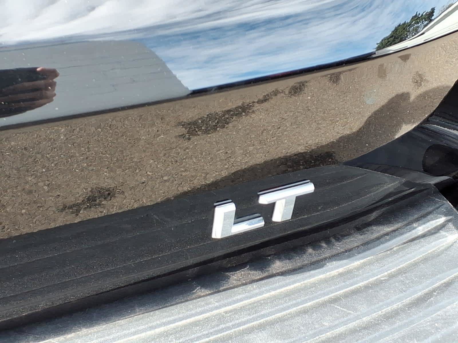 Used 2026 Chevrolet Suburban LT w/ Comfort Package AWD/4WD image 18