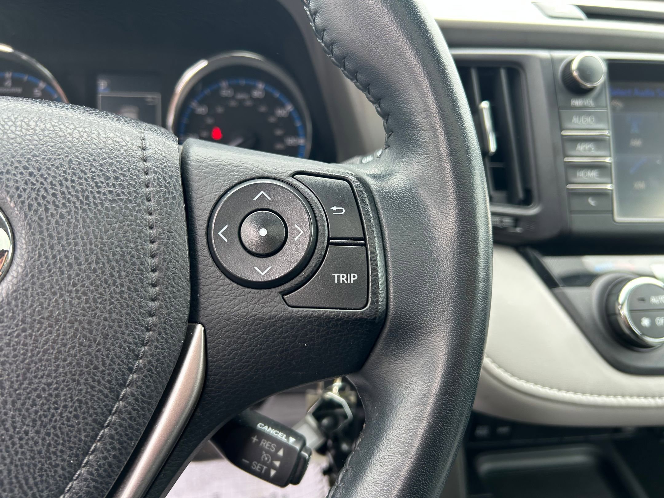 Used 2016 Toyota RAV4 XLE AWD/4WD image 14