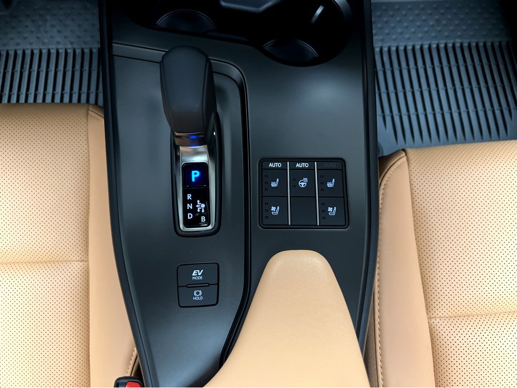 New 2025 Lexus UX 300h AWD image 32