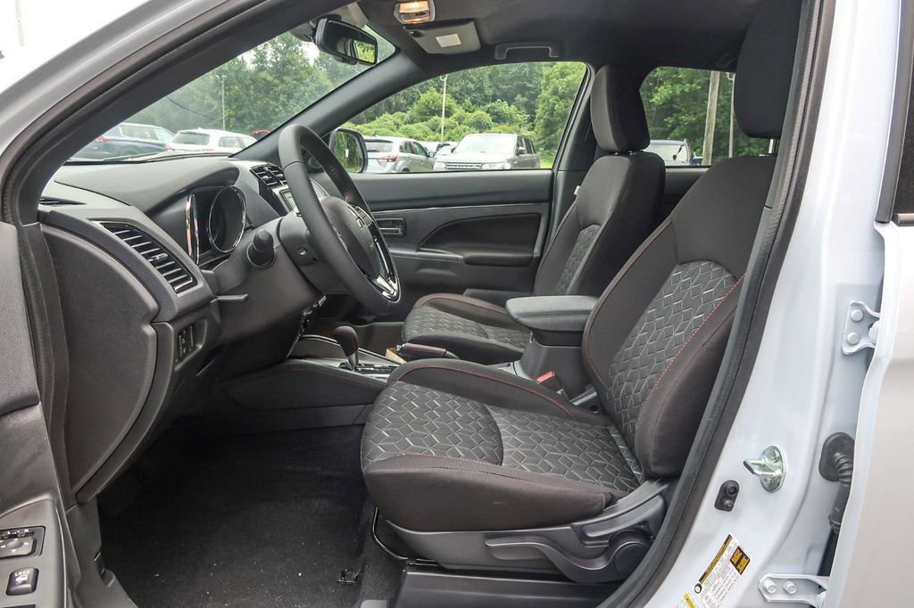 Used 2025 Mitsubishi Outlander Sport AWD image 22