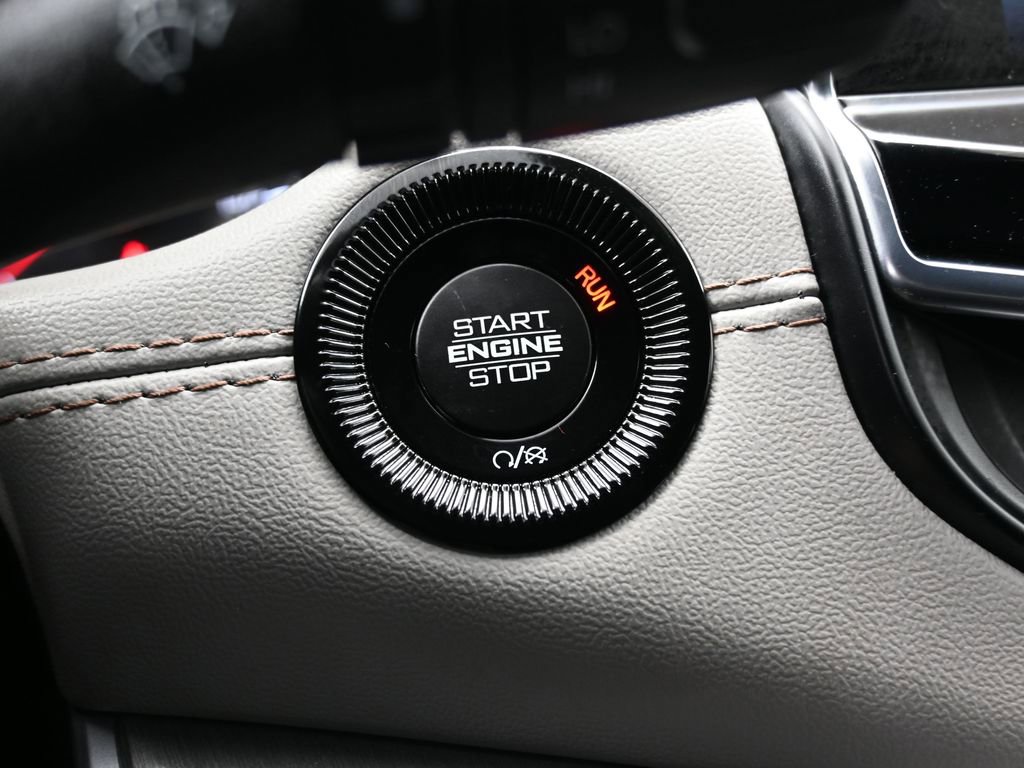 Used 2026 Jeep Compass Limited image 30