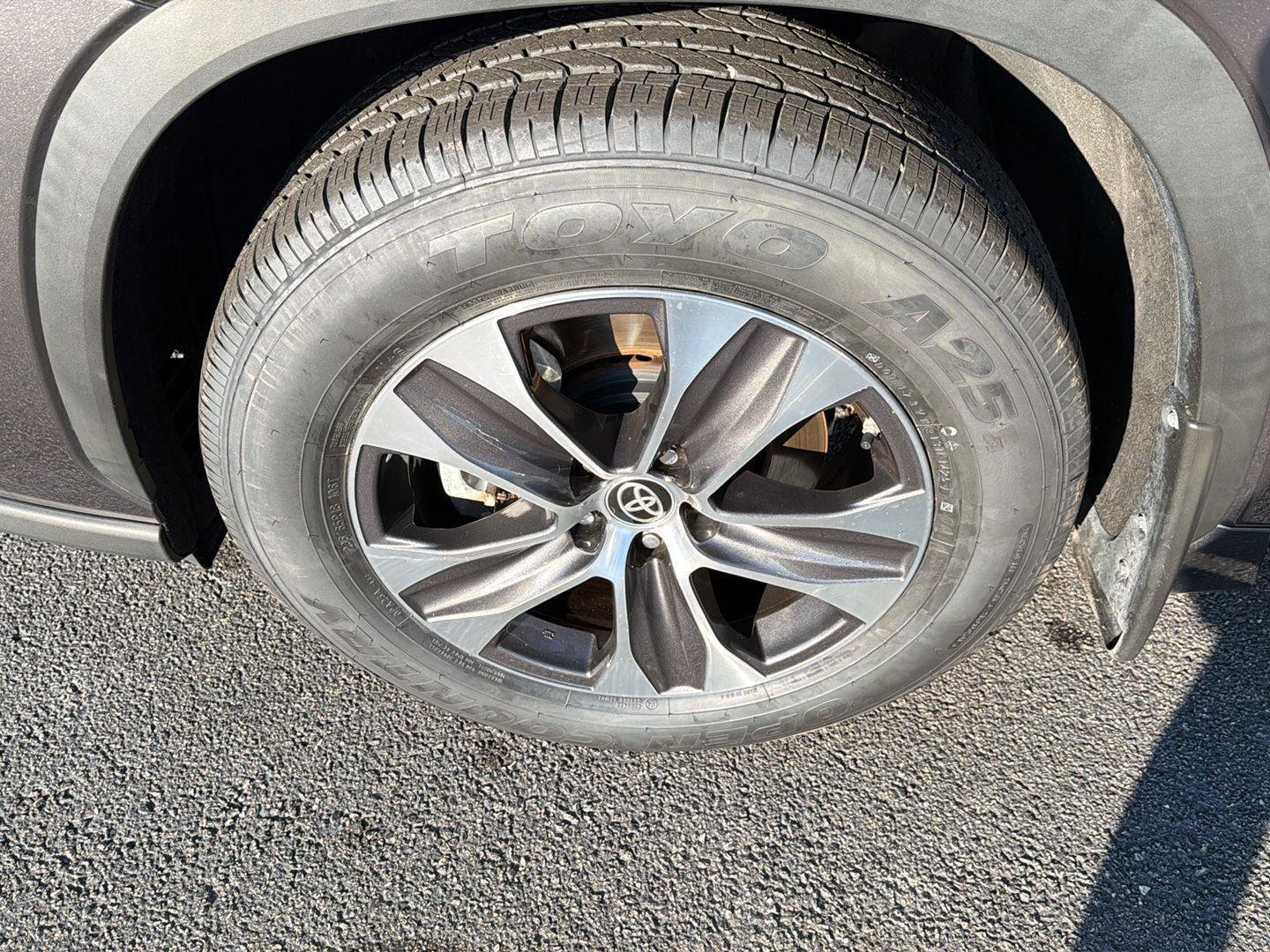 Certified 2024 Toyota Highlander XLE FWD image 39