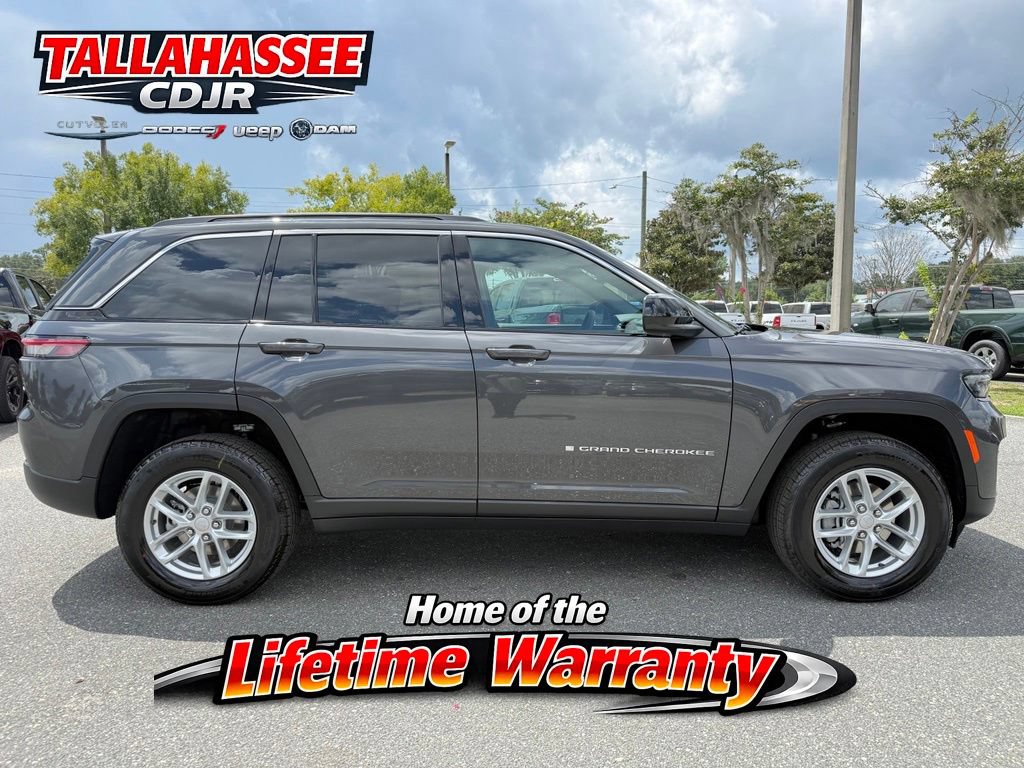 New 2026 Jeep Grand Cherokee Laredo RWD image 2