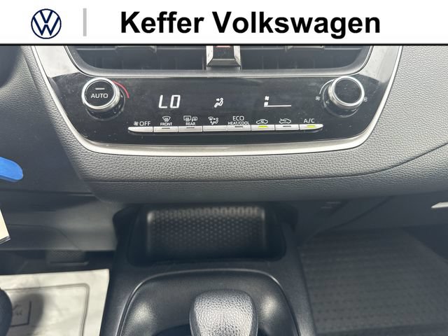 Used 2020 Toyota Corolla LE FWD image 21