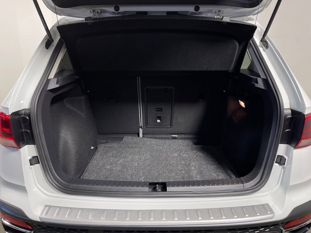 Used 2023 Volkswagen Taos SE image 10