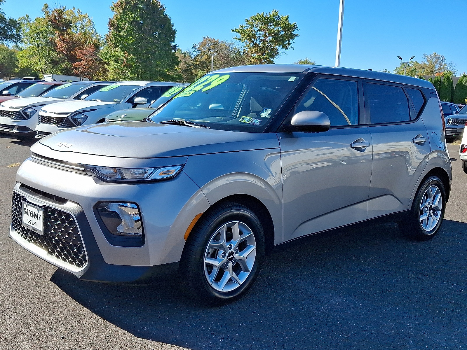 Certified 2022 Kia Soul LX w/ Technology Package image 3