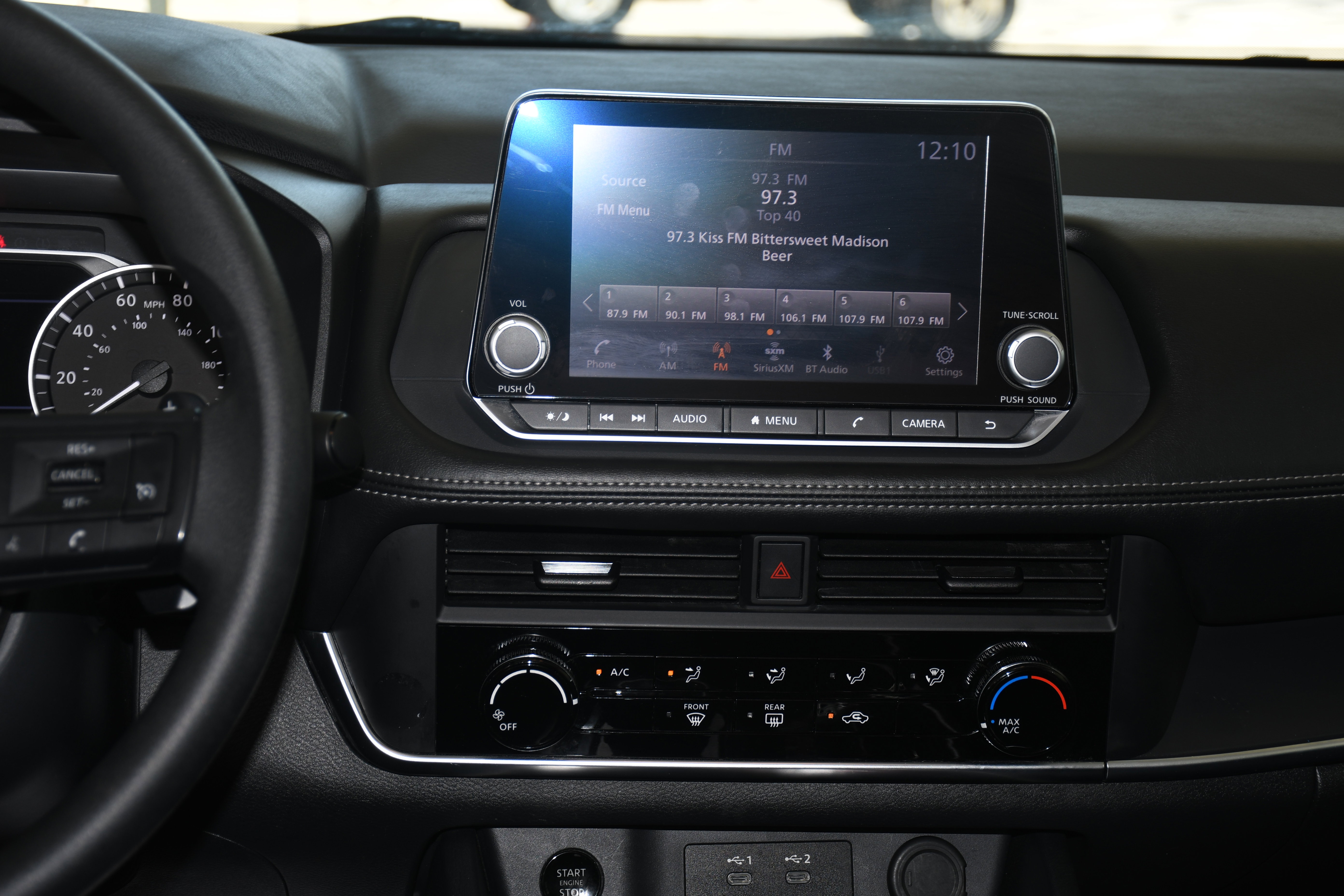 Used 2024 Nissan Rogue S image 15