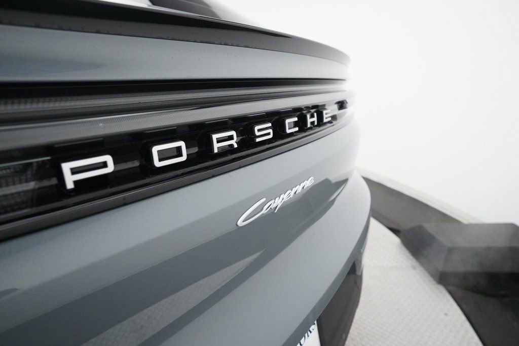 Certified 2026 Porsche Cayenne Coupe image 14