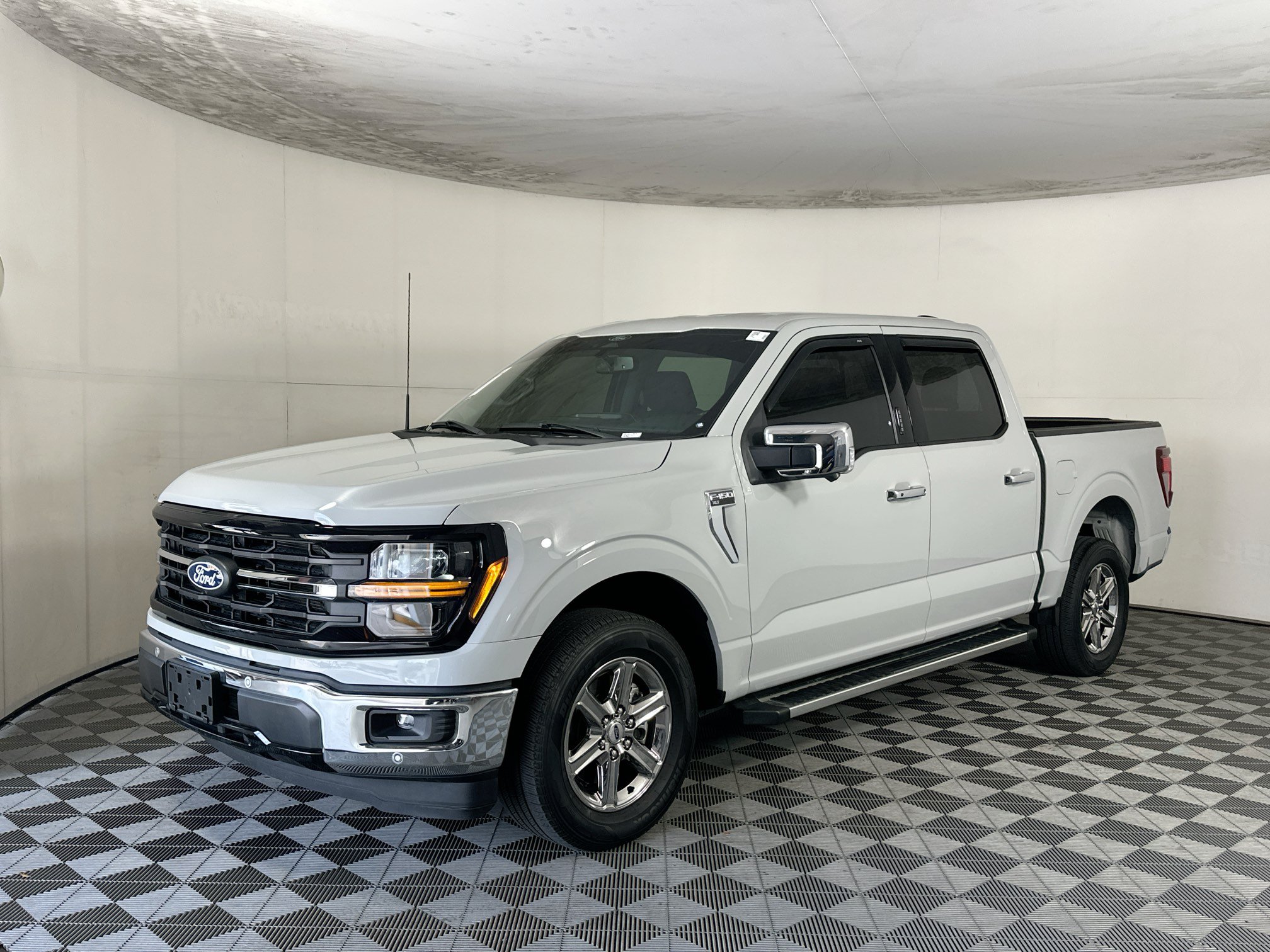 Used 2024 Ford F150 XLT w/ Equipment Group 302A MID RWD image 7