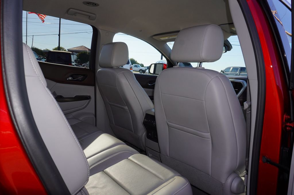 Used 2023 GMC Acadia SLT image 28