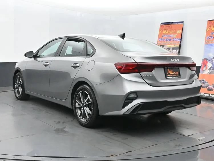Used 2023 Kia Forte LXS FWD image 9