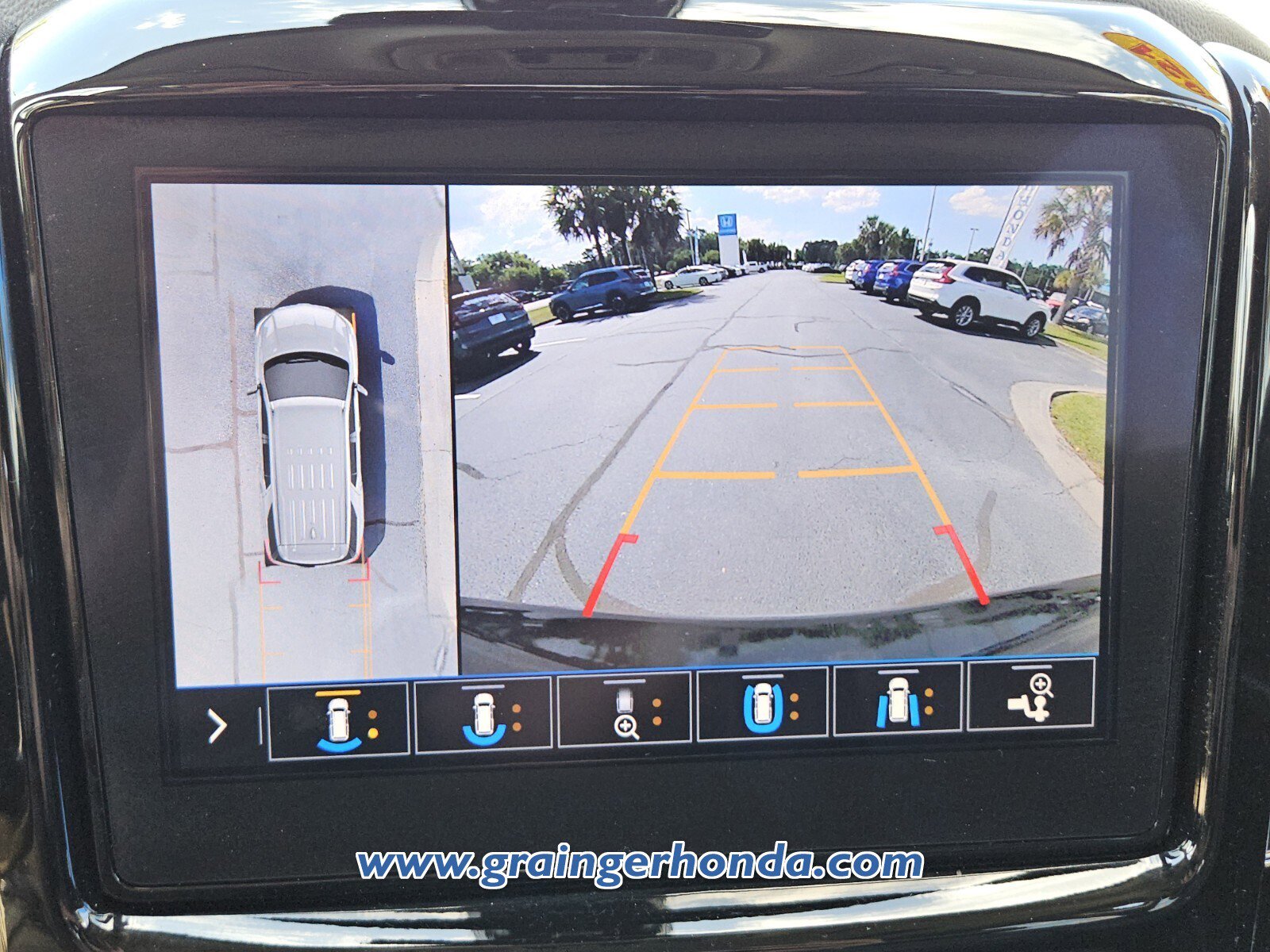 Used 2021 Chevrolet Traverse High Country AWD/4WD image 16
