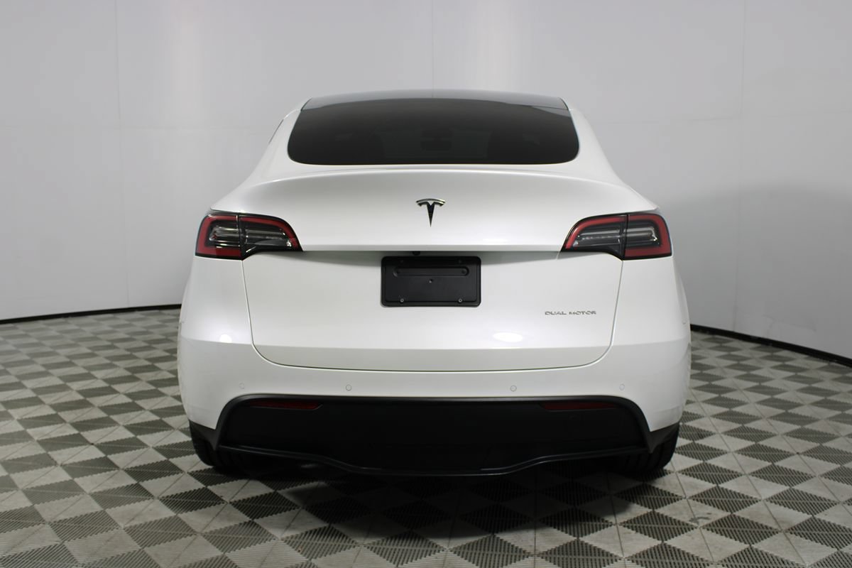 Used 2022 Tesla Model Y Long Range AWD/4WD image 32
