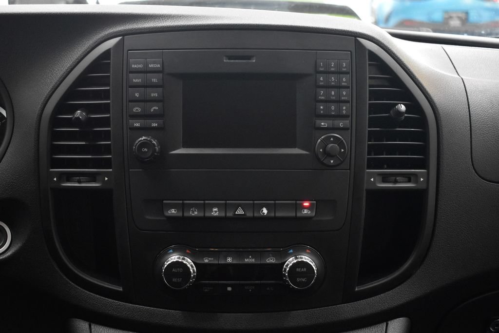 Used 2016 Mercedes-Benz Metris Passenger image 21