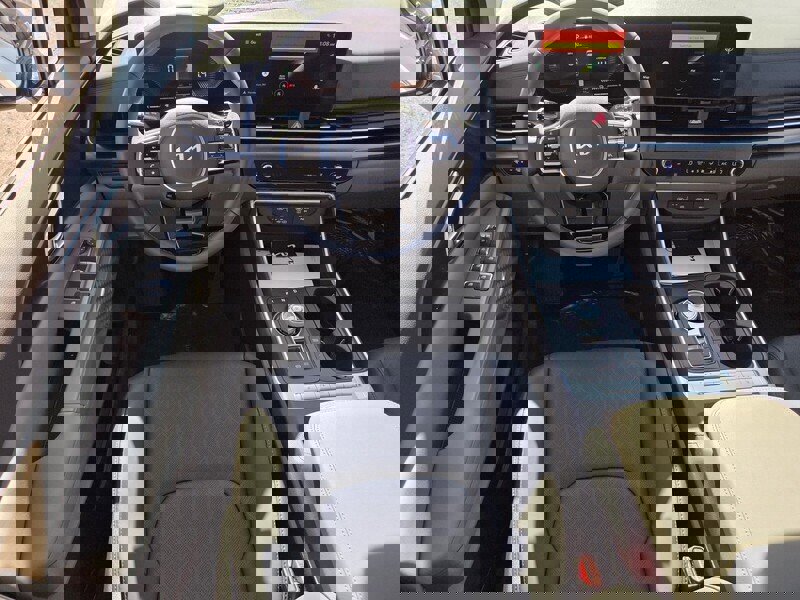 New 2026 Kia Carnival LXS image 9