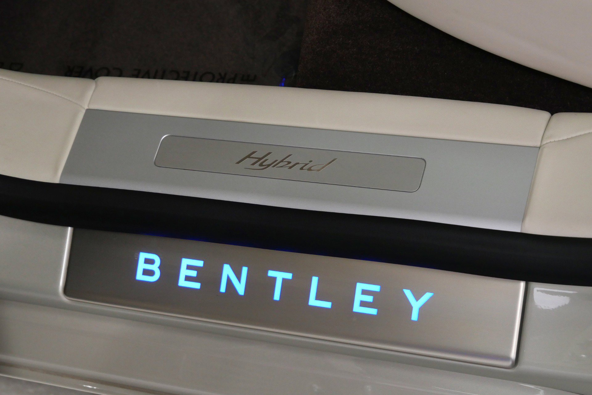 Used 2022 Bentley Flying Spur Plug-In Hybrid image 31