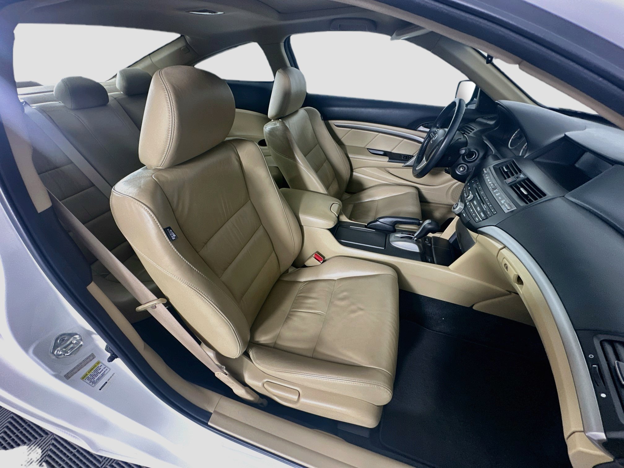 Used 2011 Honda Accord EX-L image 29