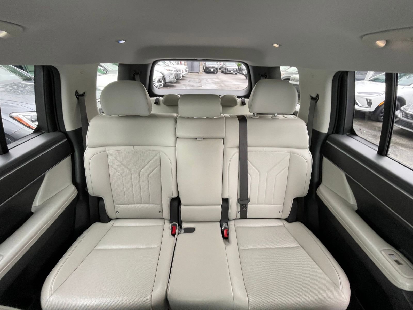 Used 2025 Hyundai Santa Fe SEL image 38