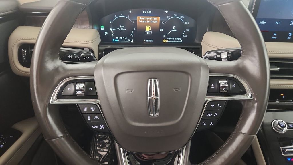 Used 2022 Lincoln Nautilus Reserve image 11