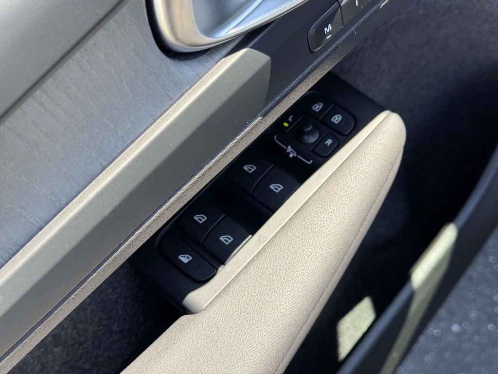 Certified 2026 Volvo XC40 B5 Plus w/ Climate Package image 15