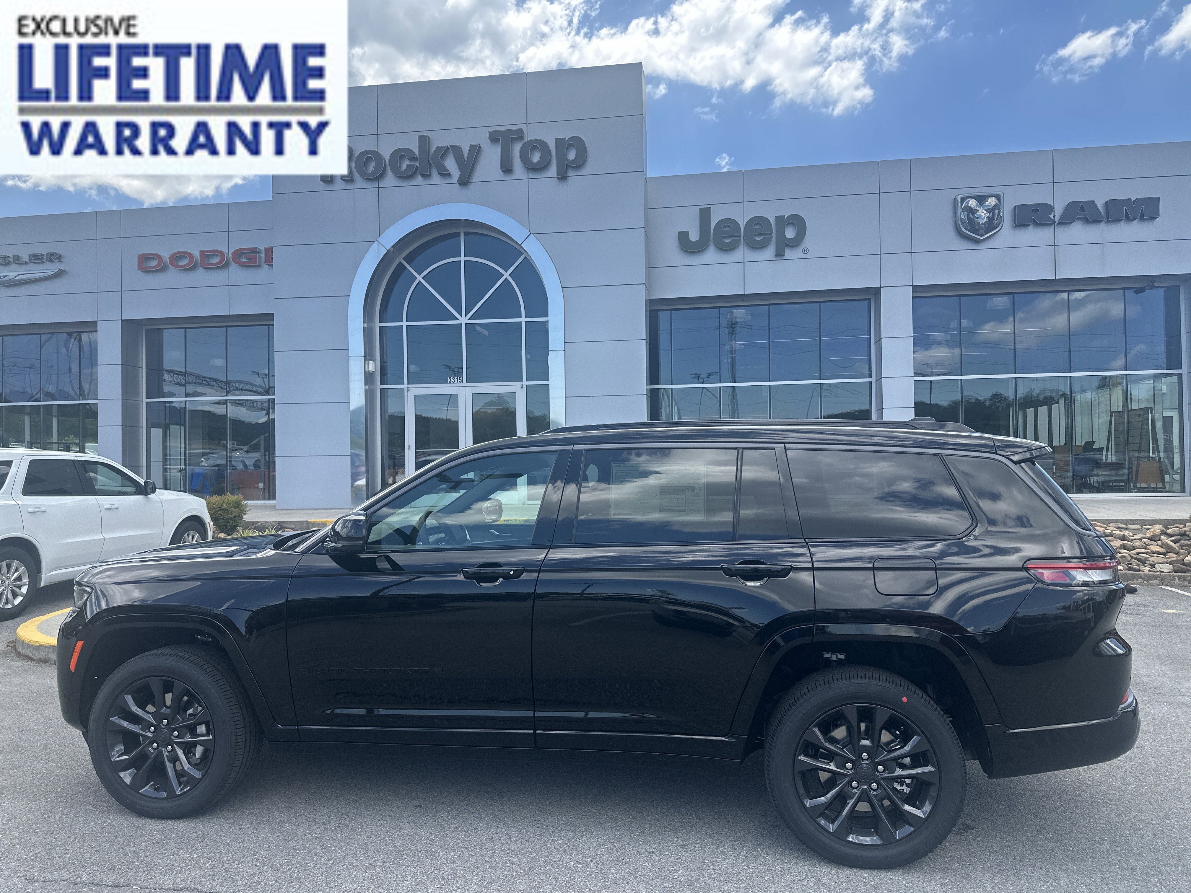 New 2026 Jeep Grand Cherokee L Limited AWD/4WD image 1