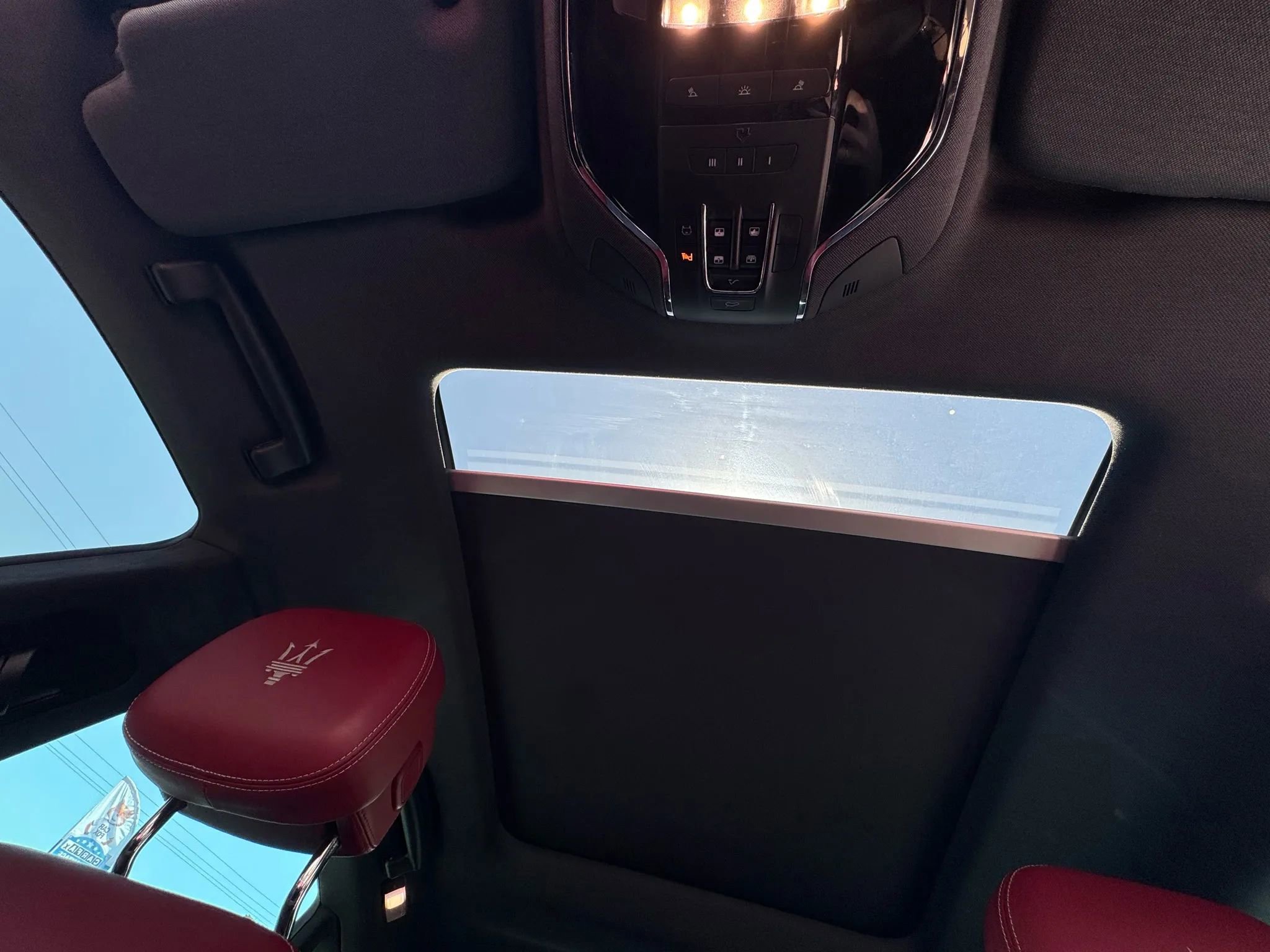 Used 2017 Maserati Levante w/ Luxury Package image 23