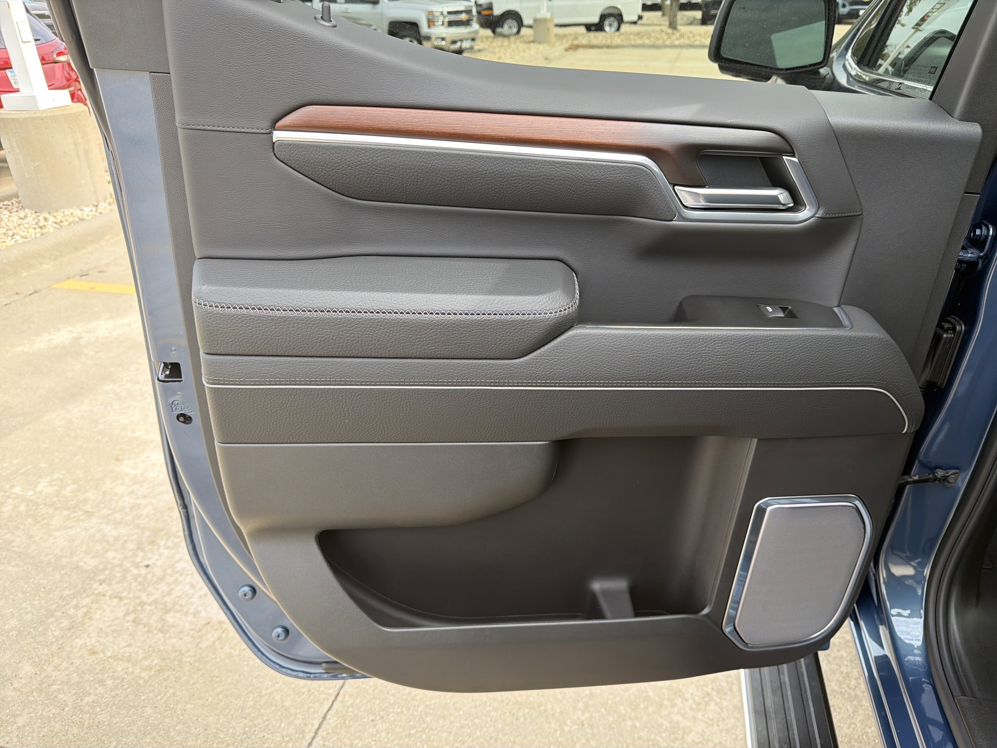 New 2026 GMC Sierra 1500 Denali w/ Denali Reserve Package image 10