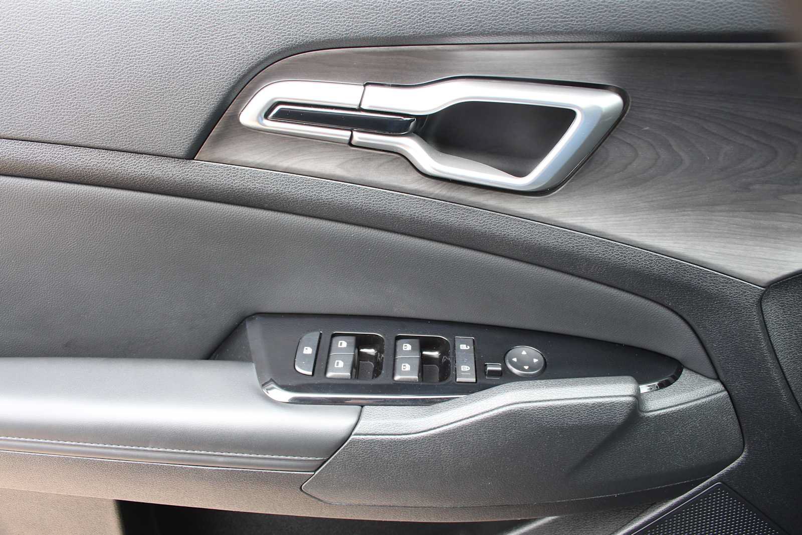 Used 2023 Kia Sportage X-Line w/ X-Line Premium Package AWD/4WD image 31