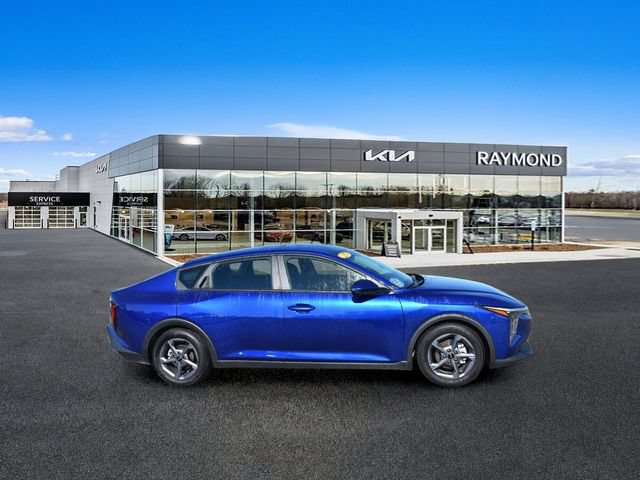 Certified 2025 Kia K4 FWD image 2