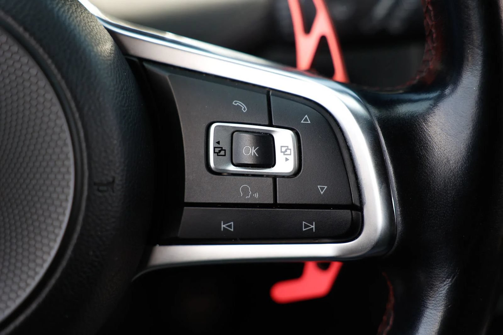 Used 2017 Volkswagen GTI Sport FWD image 25